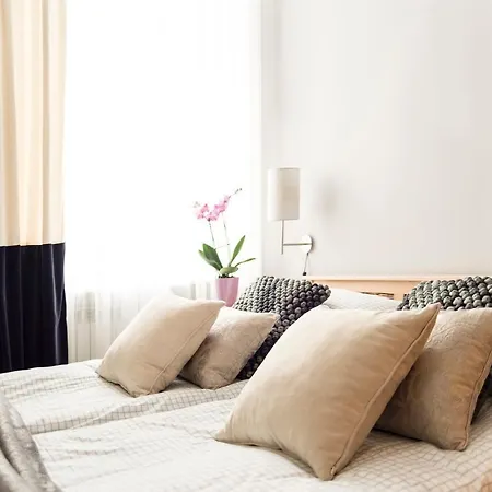 Apartament Chmielna 5 아파트